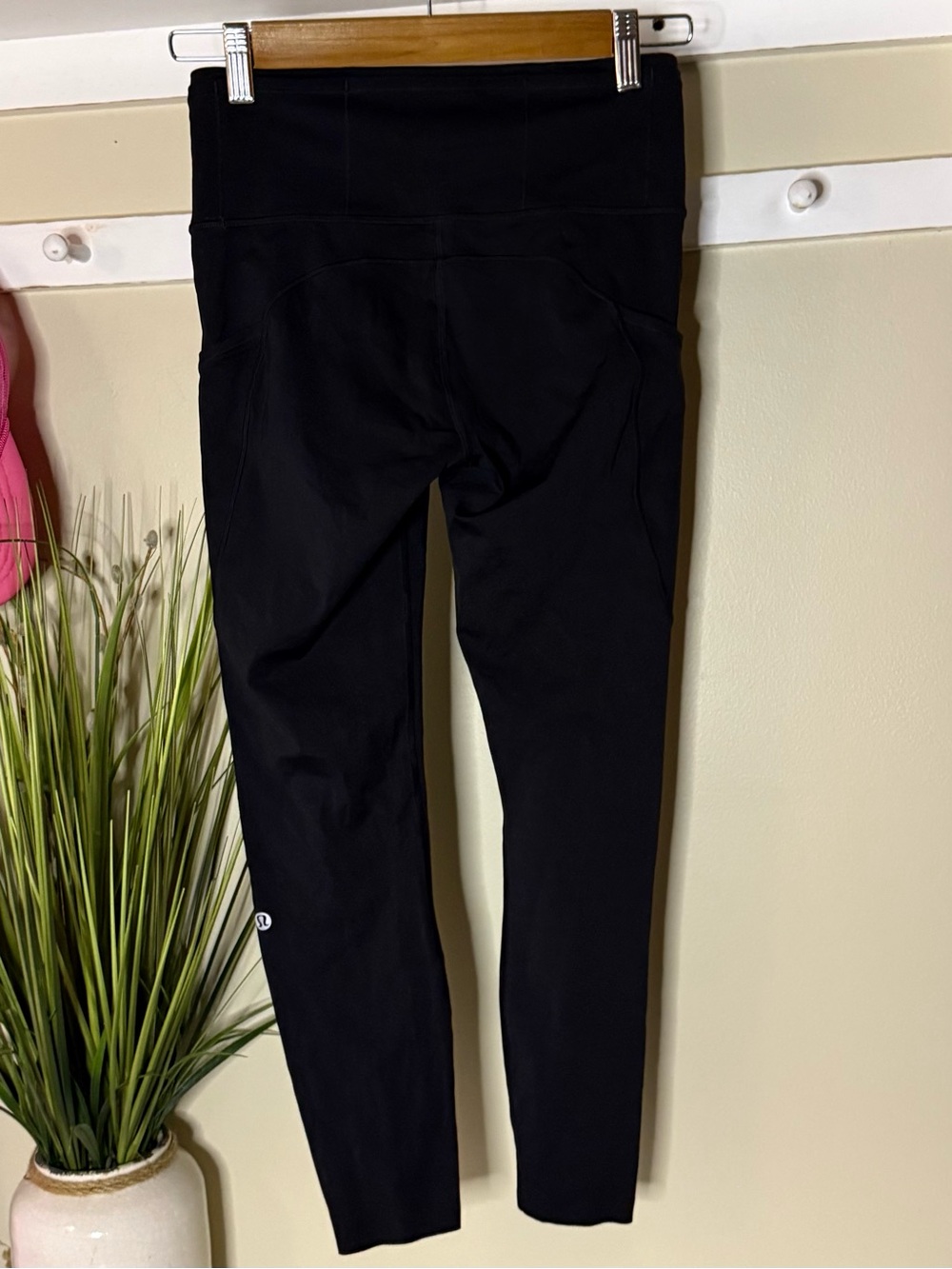 Lululemon Black Fast & Free Leggings with Pockets 25” Inseam 🔥 EUC yoga gym run